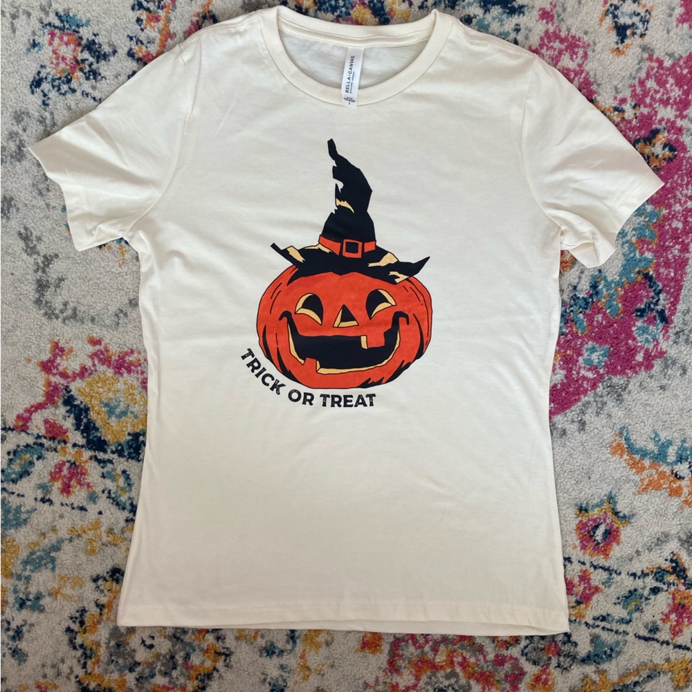 Trendy Halloween shirt bella canvas size small brand new